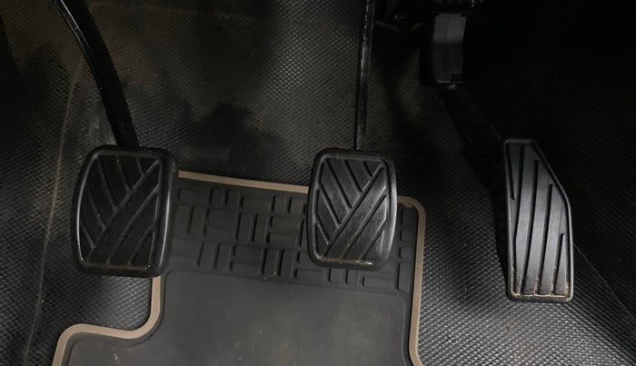2020 Maruti Swift VXI, Petrol, Manual, 60,999 km, Pedals