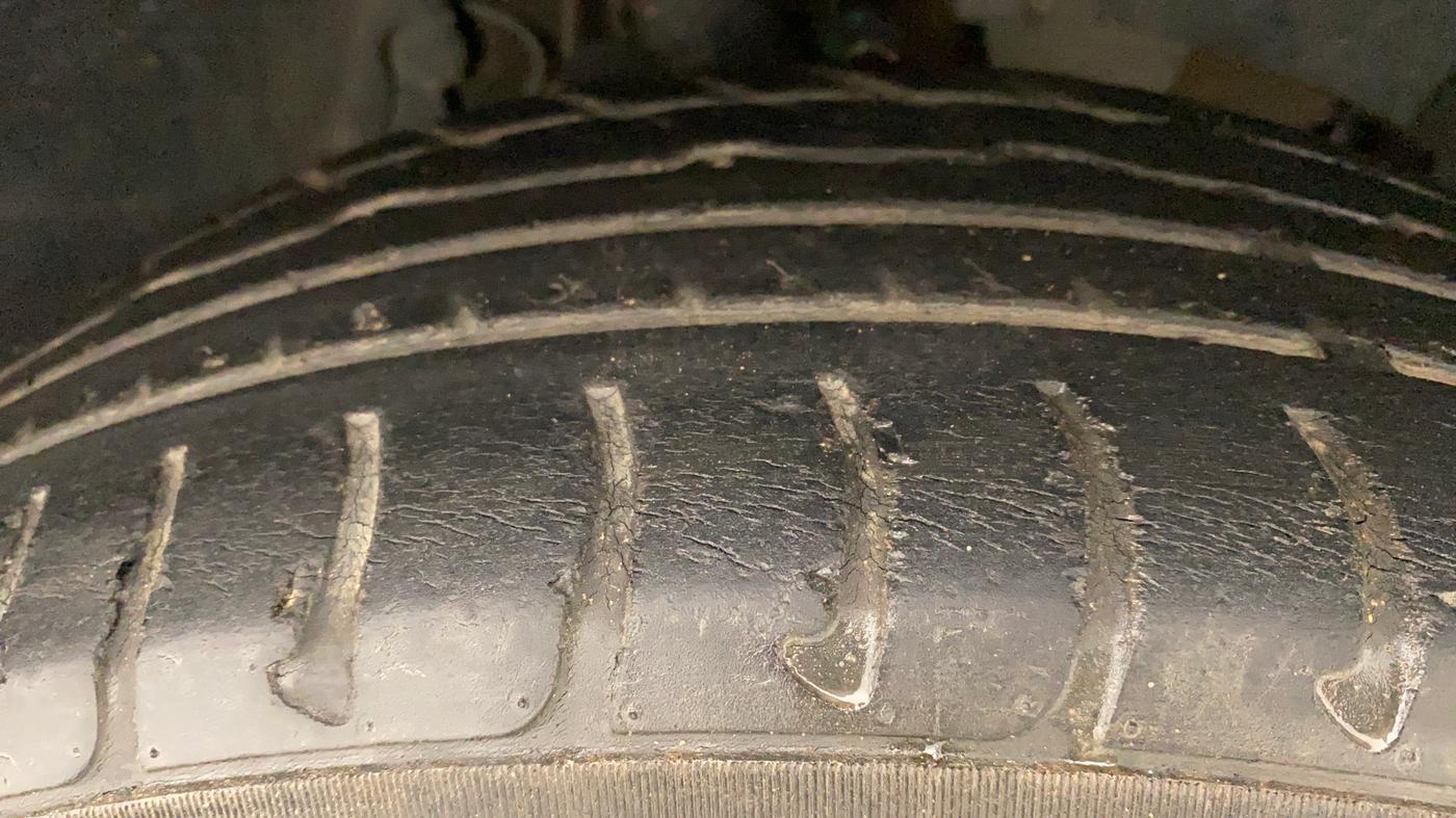 2015 Renault Duster RXE PETROL, Petrol, Manual, 67,363 km, Right Front Tyre Tread