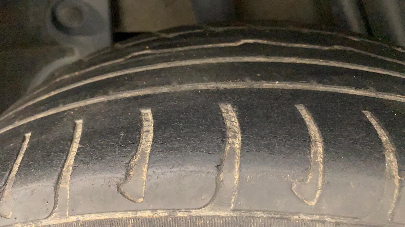 2015 Renault Duster RXE PETROL, Petrol, Manual, 67,363 km, Right Rear Tyre Tread