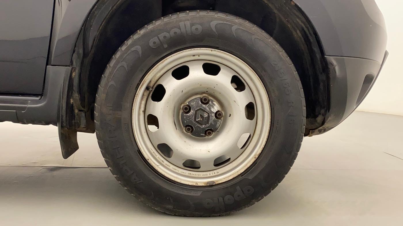 2015 Renault Duster RXE PETROL, Petrol, Manual, 67,363 km, Right Front Wheel
