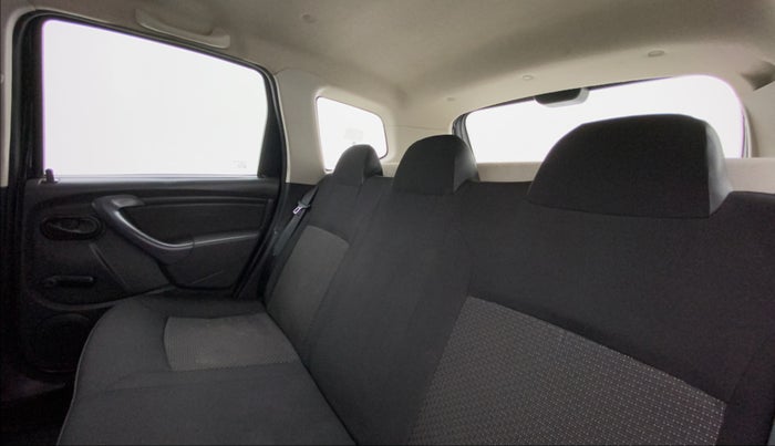 2015 Renault Duster RXE PETROL, Petrol, Manual, 67,363 km, Right Side Rear Door Cabin