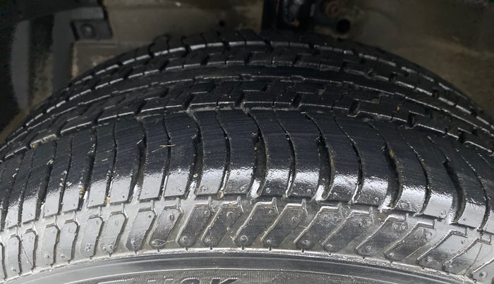 2012 Maruti Swift VDI, Diesel, Manual, 1,15,003 km, Left Front Tyre Tread