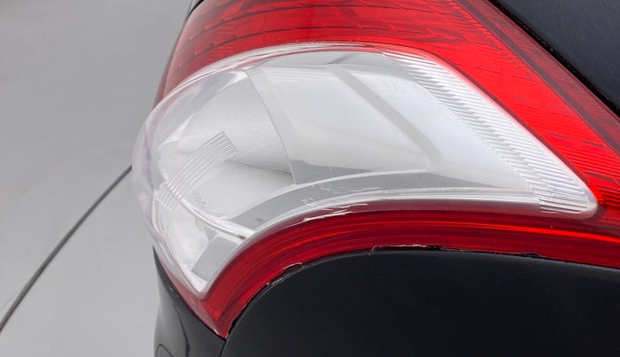 2012 Maruti Swift VDI, Diesel, Manual, 1,15,003 km, Right tail light - Minor damage