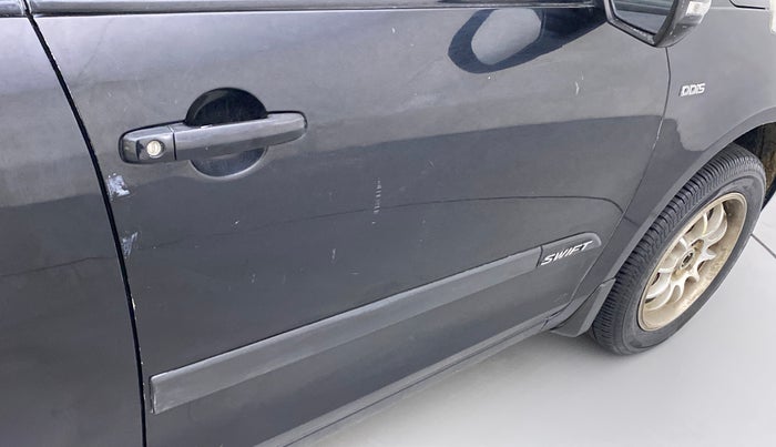 2012 Maruti Swift VDI, Diesel, Manual, 1,15,003 km, Driver-side door - Minor scratches