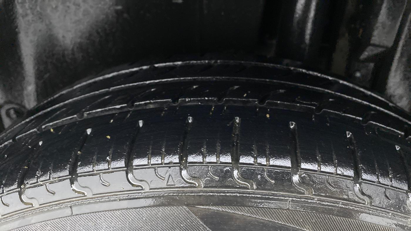2012 Maruti Swift VDI, Diesel, Manual, 1,15,003 km, Left Rear Tyre Tread