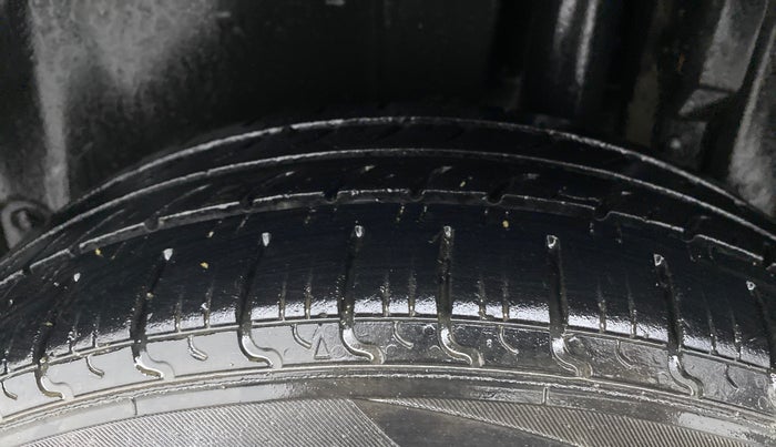 2012 Maruti Swift VDI, Diesel, Manual, 1,15,003 km, Left Rear Tyre Tread