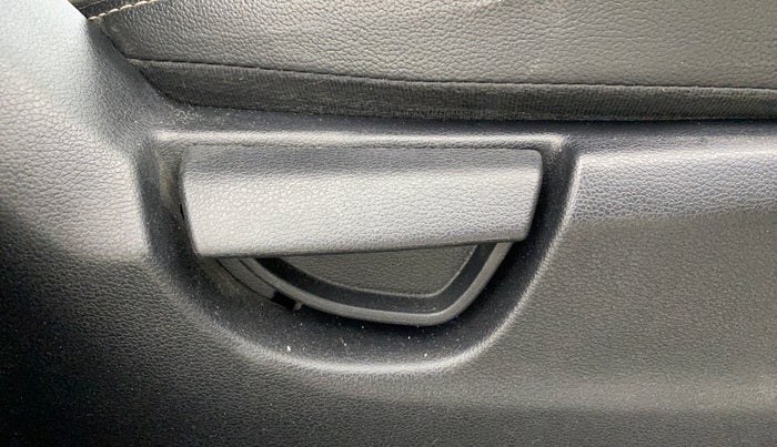 2019 Hyundai NEW SANTRO MAGNA AMT, Petrol, Automatic, 25,771 km, Driver Side Adjustment Panel