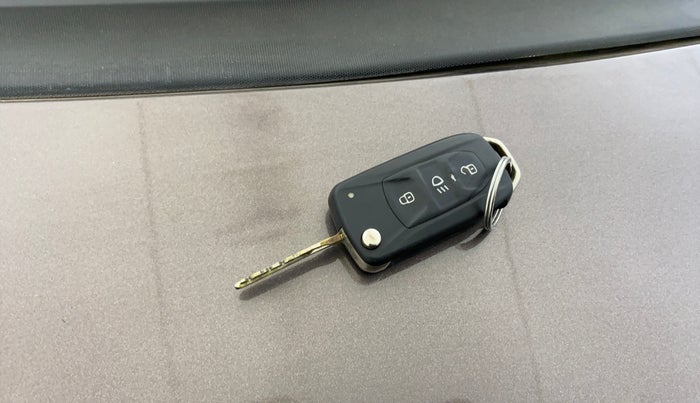 2017 Tata TIGOR XZ (O) PETROL, Petrol, Manual, 64,552 km, Key Close Up