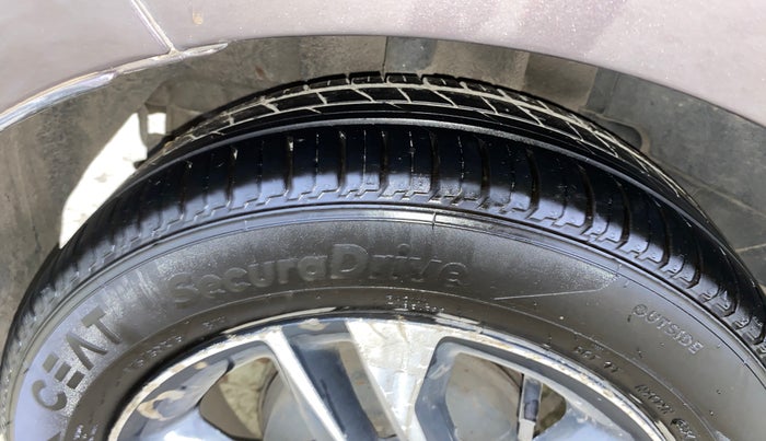 2017 Tata TIGOR XZ (O) PETROL, Petrol, Manual, 64,552 km, Right Rear Tyre Tread