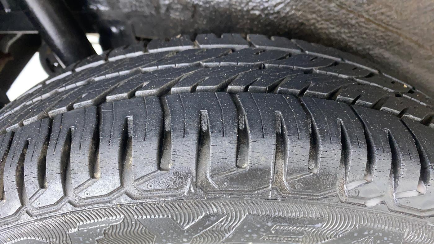 2011 Maruti Wagon R 1.0 VXI, Petrol, Manual, 33,528 km, Right Rear Tyre Tread