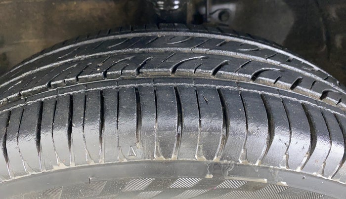 2011 Maruti Wagon R 1.0 VXI, Petrol, Manual, 33,528 km, Left Front Tyre Tread