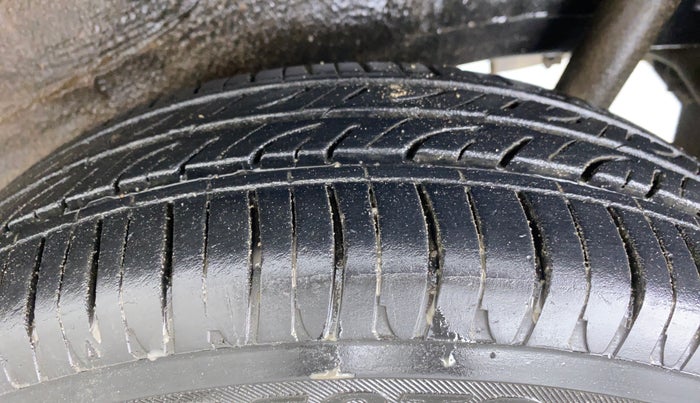 2011 Maruti Wagon R 1.0 VXI, Petrol, Manual, 33,528 km, Left Rear Tyre Tread