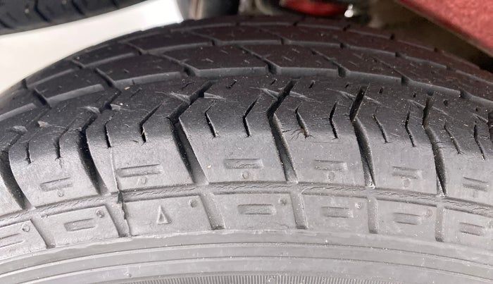 2017 Maruti Eeco 5 STR WITH AC PLUSHTR, Petrol, Manual, 32,564 km, Right Rear Tyre Tread