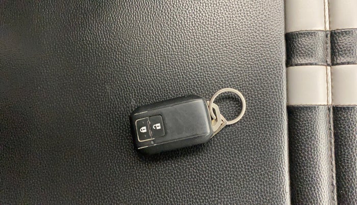 2022 Maruti Swift ZXI, Petrol, Manual, 71,612 km, Key Close Up