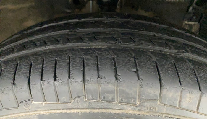 2013 Maruti Swift Dzire VXI, Petrol, Manual, 86,391 km, Right Front Tyre Tread