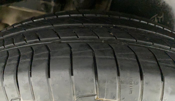 2013 Maruti Swift Dzire VXI, Petrol, Manual, 86,391 km, Right Rear Tyre Tread
