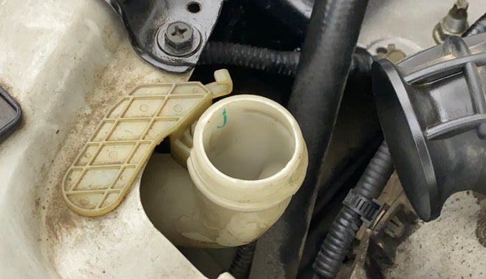 2013 Maruti Swift Dzire VXI, Petrol, Manual, 86,391 km, Front windshield - Wiper bottle cap missing