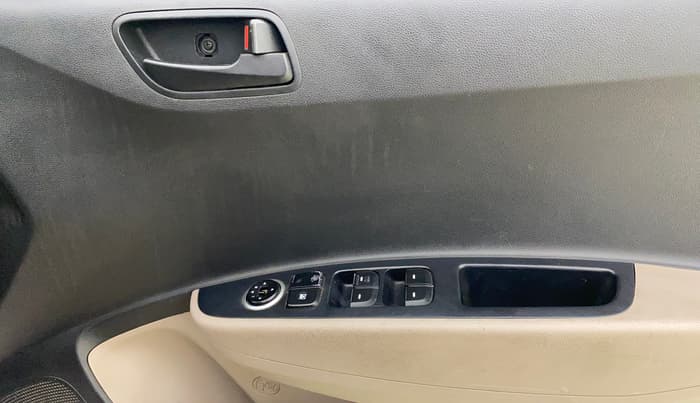 2016 Hyundai Grand i10 MAGNA 1.2 KAPPA VTVT, Petrol, Manual, 71,361 km, Driver Side Door Panels Control