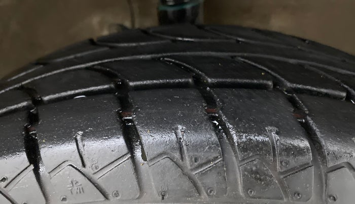 2016 Maruti Wagon R 1.0 LXI CNG, CNG, Manual, 17,428 km, Right Front Tyre Tread