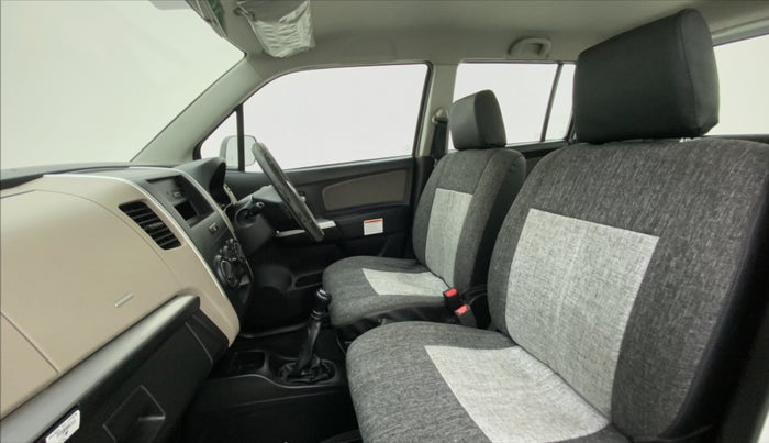 2016 Maruti Wagon R 1.0 LXI CNG, CNG, Manual, 17,428 km, Right Side Front Door Cabin