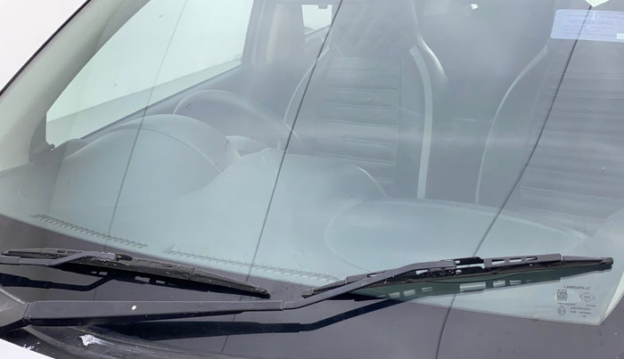 2018 Nissan Micra Active XV SAFETY PACK, CNG, Manual, 70,860 km, Front windshield - Minor spot on windshield