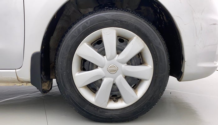 2018 Nissan Micra Active XV SAFETY PACK, CNG, Manual, 70,860 km, Right Front Wheel