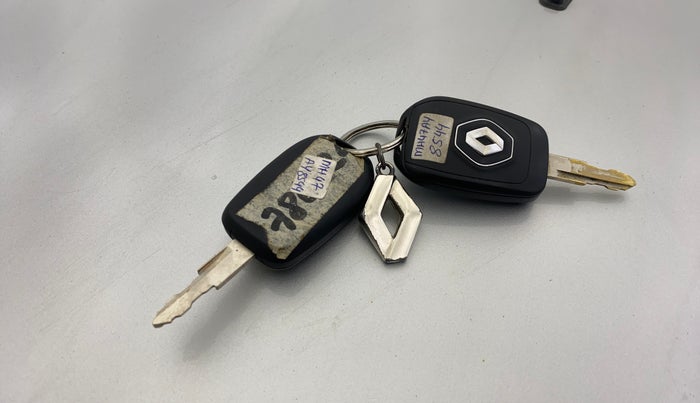 2021 Renault Kwid RXT 1.0 AMT (O), Petrol, Automatic, 21,790 km, Key Close Up