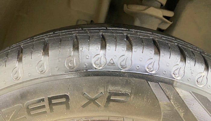 2021 Renault Kwid RXT 1.0 AMT (O), Petrol, Automatic, 21,790 km, Left Front Tyre Tread