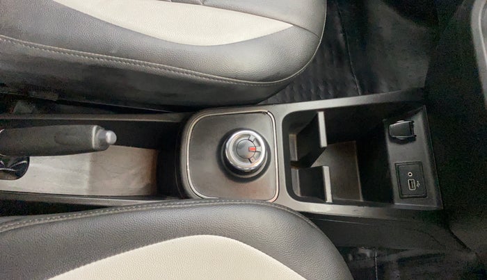 2021 Renault Kwid RXT 1.0 AMT (O), Petrol, Automatic, 21,790 km, Gear Lever