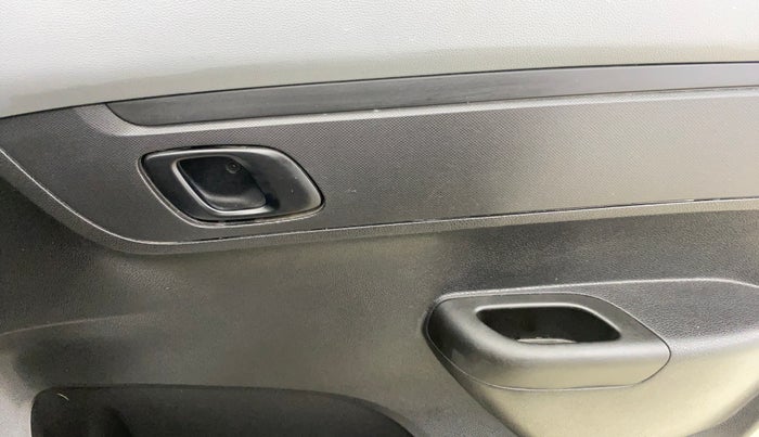 2021 Renault Kwid RXT 1.0 AMT (O), Petrol, Automatic, 21,790 km, Driver Side Door Panels Control