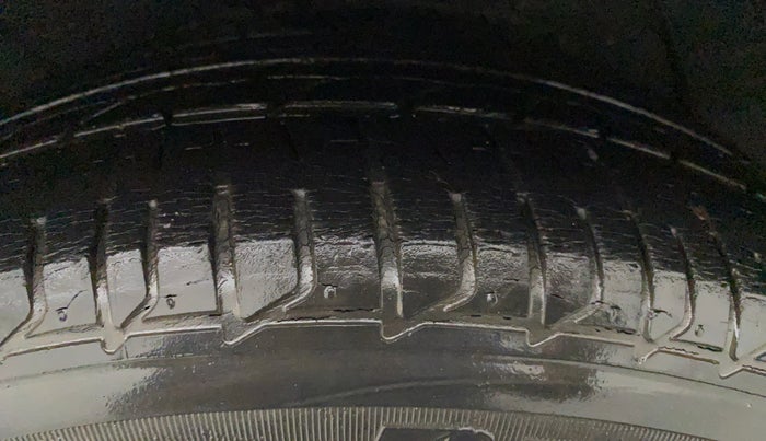 2016 Hyundai Verna 1.6 VTVT SX AT, Petrol, Automatic, 25,283 km, Left Front Tyre Tread