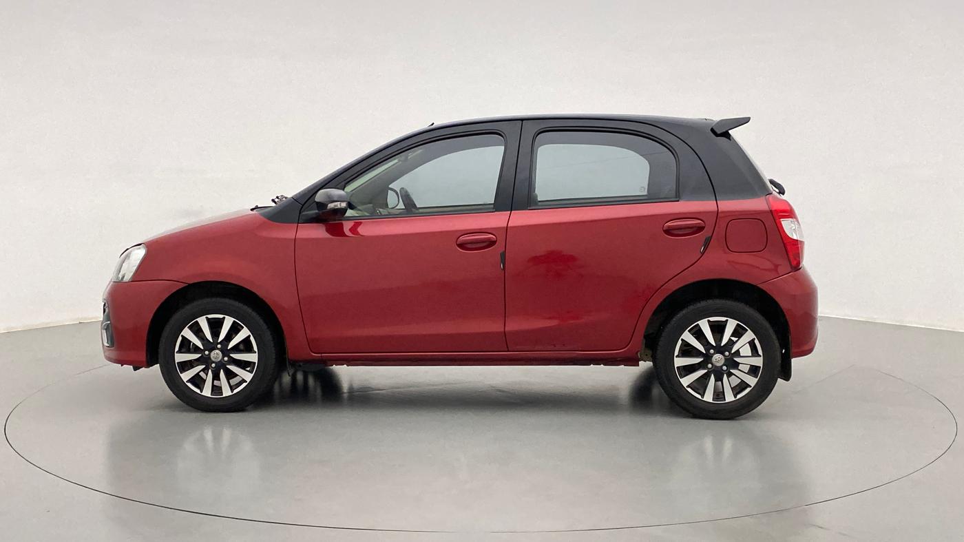 2017 Toyota Etios Liva VX DUAL TONE, Petrol, Manual, 34,847 km, Left Side