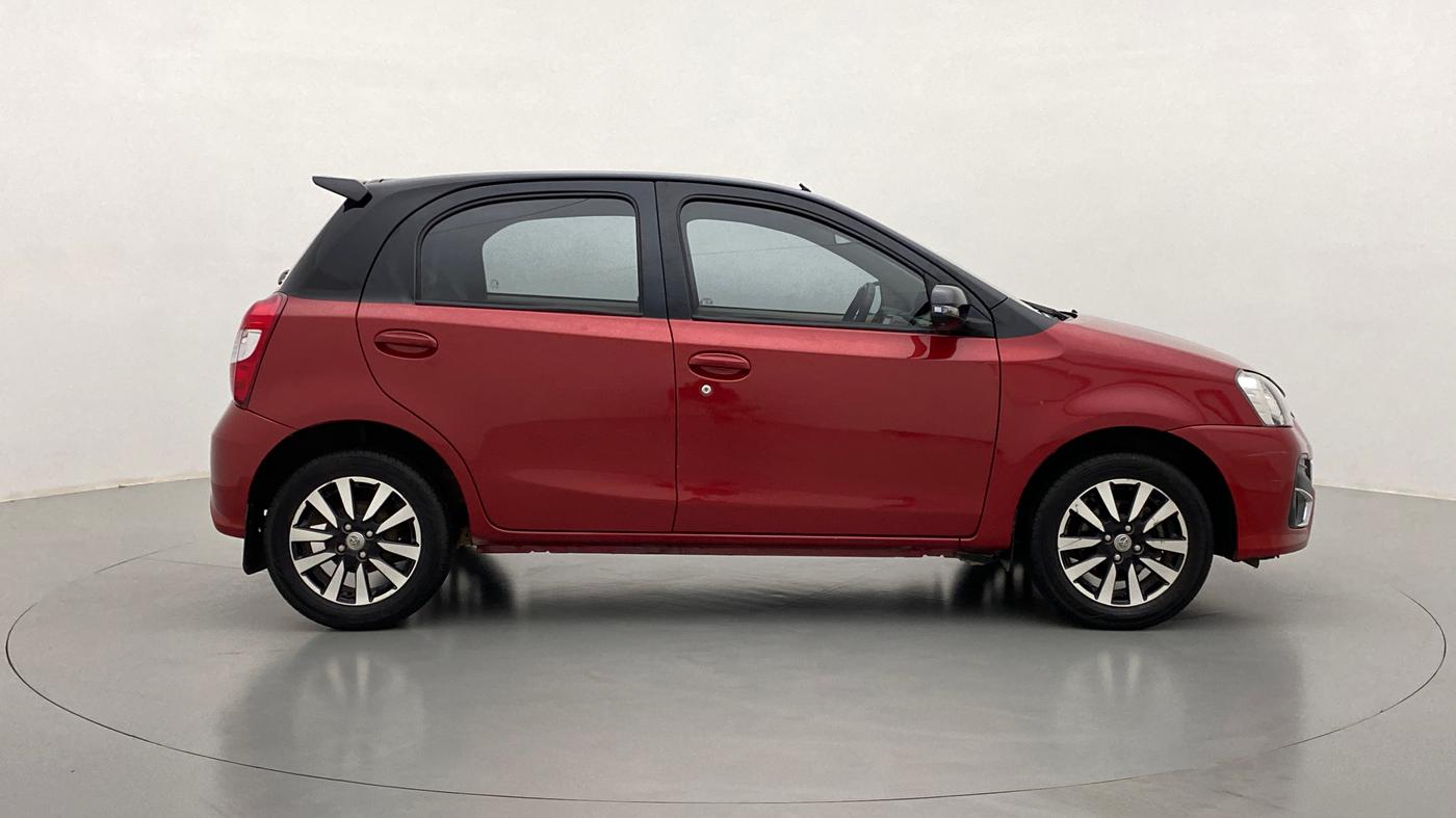 2017 Toyota Etios Liva VX DUAL TONE, Petrol, Manual, 34,847 km, Right Side View