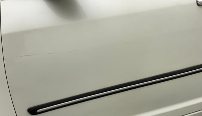 2010 Maruti Swift LXI, Petrol, Manual, 47,806 km, Front passenger door - Minor scratches