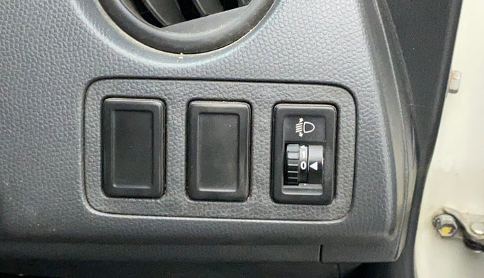 2010 Maruti Swift LXI, Petrol, Manual, 47,806 km, Dashboard - Headlight height adjustment not working