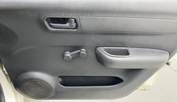 2010 Maruti Swift LXI, Petrol, Manual, 47,806 km, Driver Side Door Panels Control