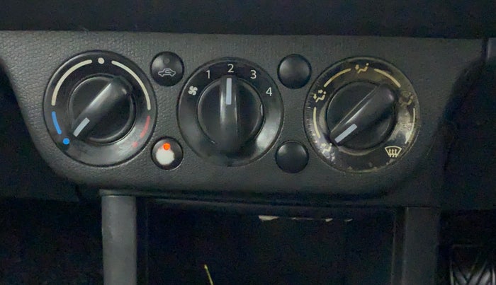 2010 Maruti Swift LXI, Petrol, Manual, 47,806 km, AC Unit - Directional switch has minor damage