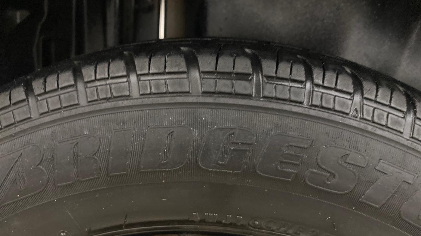 2020 Maruti Swift Dzire TOUR S PETROL, Petrol, Manual, 1,40,133 km, Right Rear Tyre Tread
