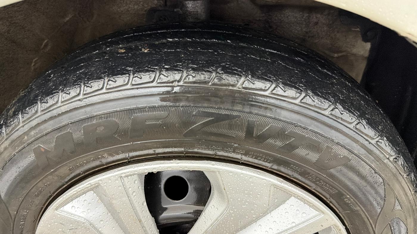 2016 Maruti Celerio ZXI AMT (O), Petrol, Automatic, 75,697 km, Right Front Tyre Tread