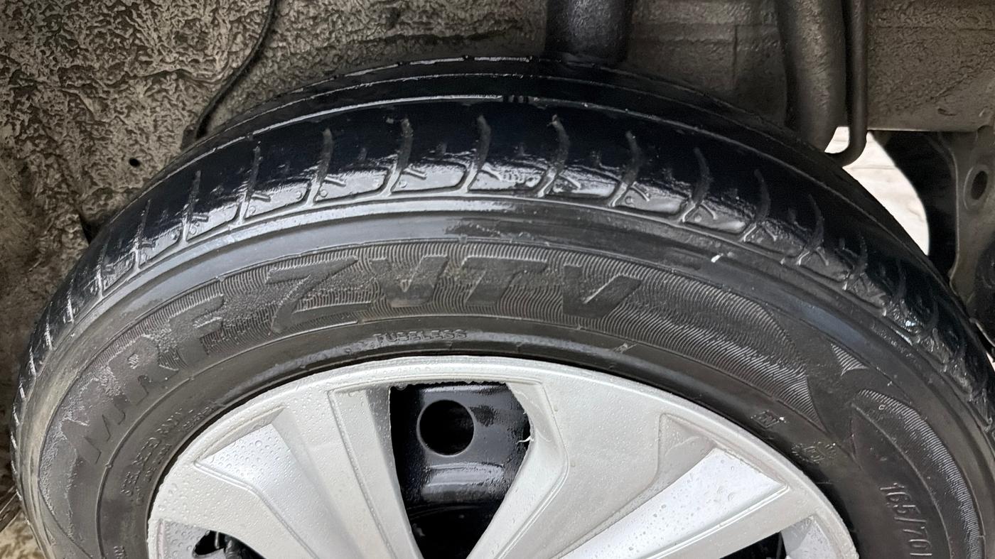 2016 Maruti Celerio ZXI AMT (O), Petrol, Automatic, 75,697 km, Left Rear Tyre Tread