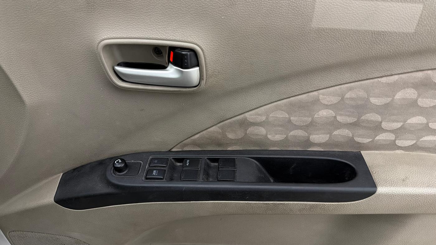 2016 Maruti Celerio ZXI AMT (O), Petrol, Automatic, 75,697 km, Driver Side Door Panels Control