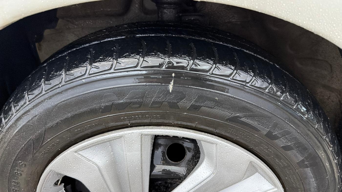 2016 Maruti Celerio ZXI AMT (O), Petrol, Automatic, 75,697 km, Left Front Tyre Tread