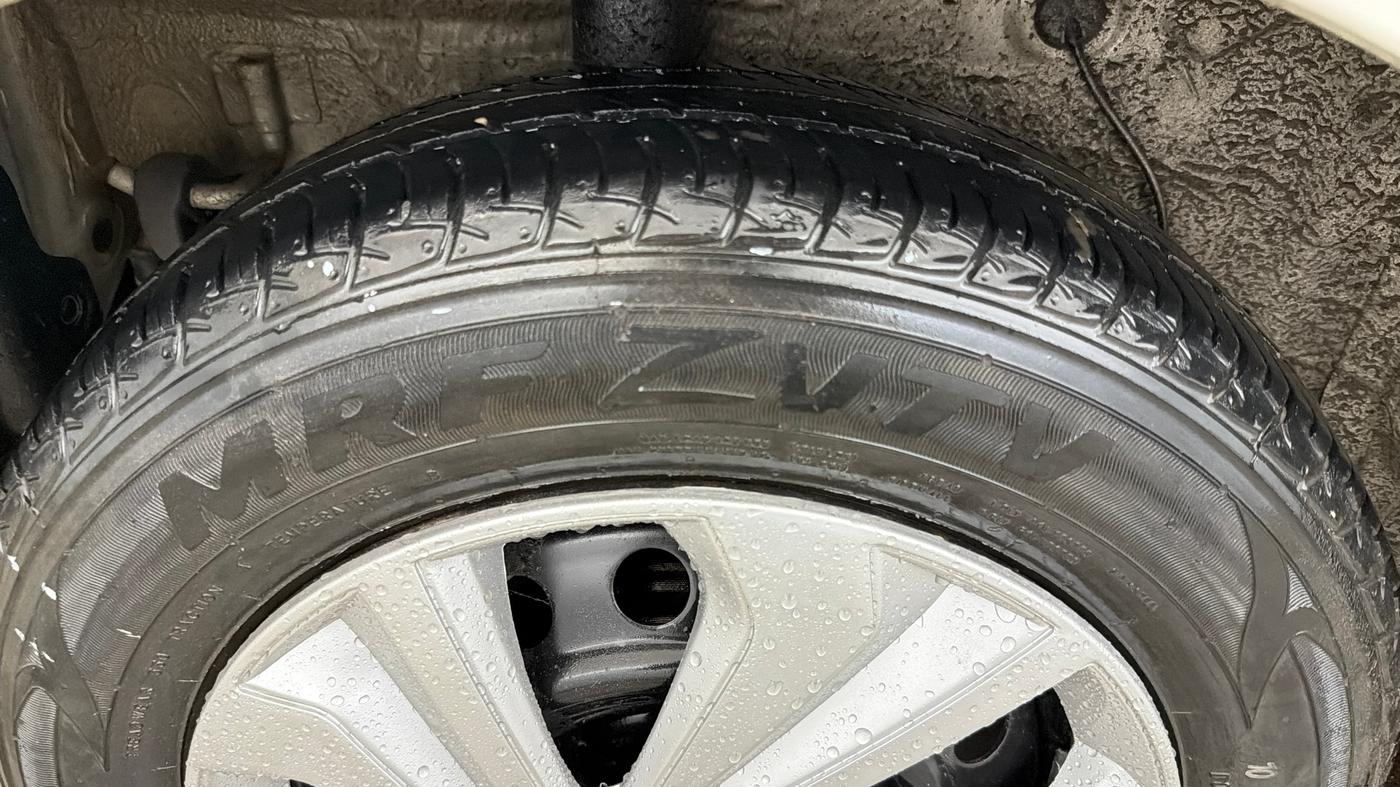2016 Maruti Celerio ZXI AMT (O), Petrol, Automatic, 75,697 km, Right Rear Tyre Tread