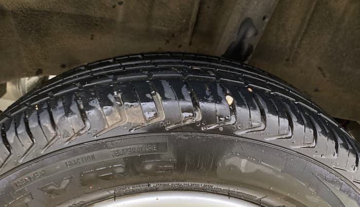 2017 Renault Kwid RXT 0.8, Petrol, Manual, 63,088 km, Left Rear Tyre Tread