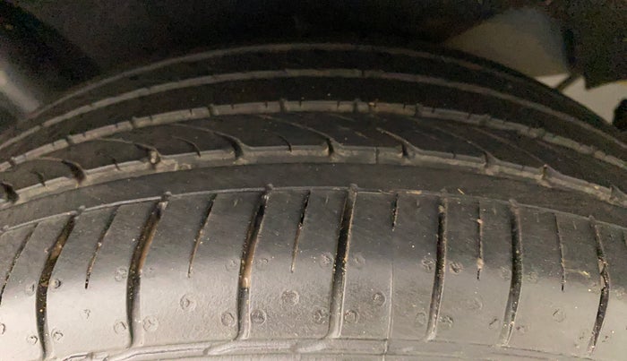 2017 Maruti Baleno ALPHA PETROL 1.2, Petrol, Manual, 66,942 km, Right Rear Tyre Tread
