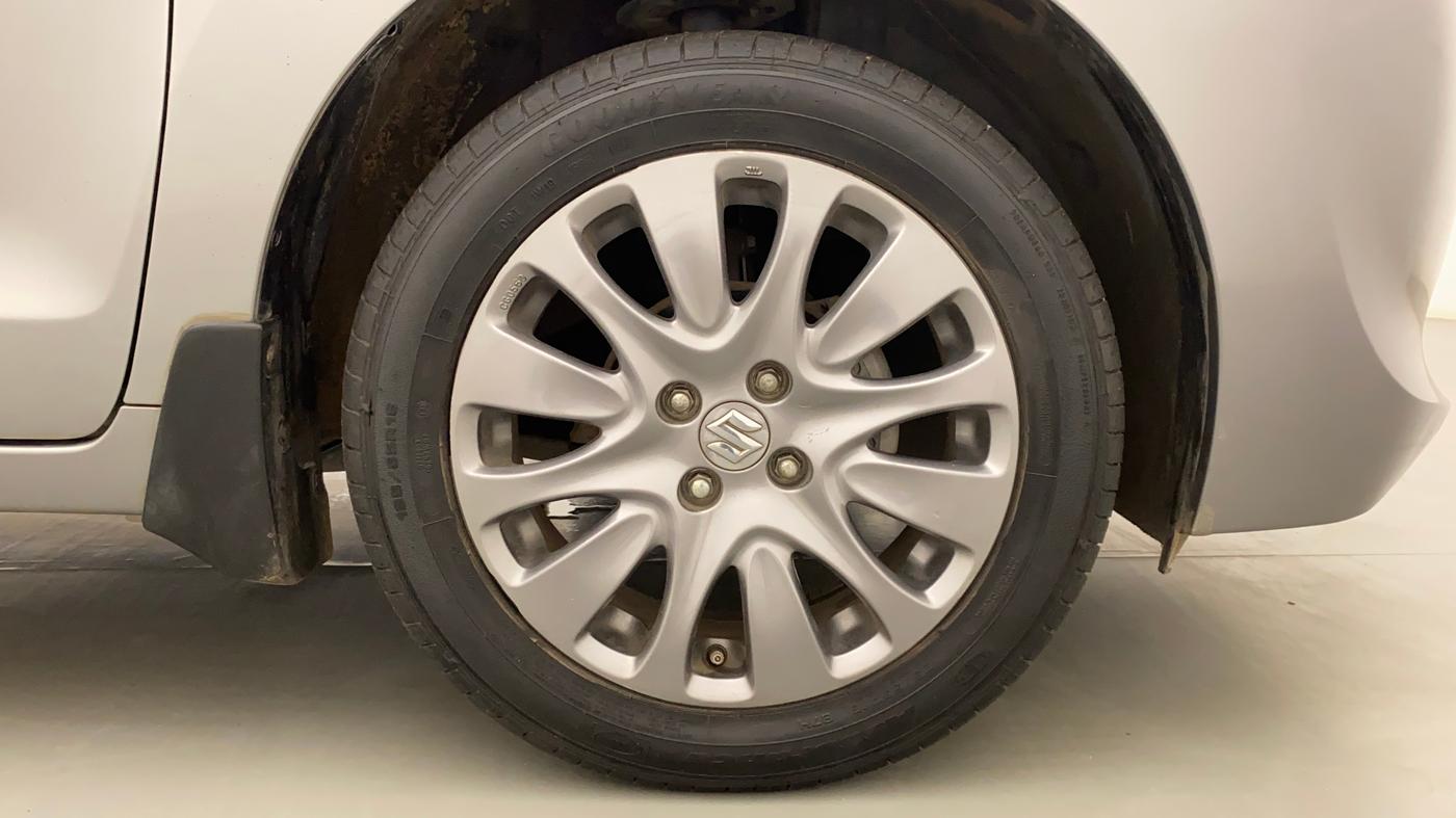 2017 Maruti Baleno ALPHA PETROL 1.2, Petrol, Manual, 66,942 km, Right Front Wheel