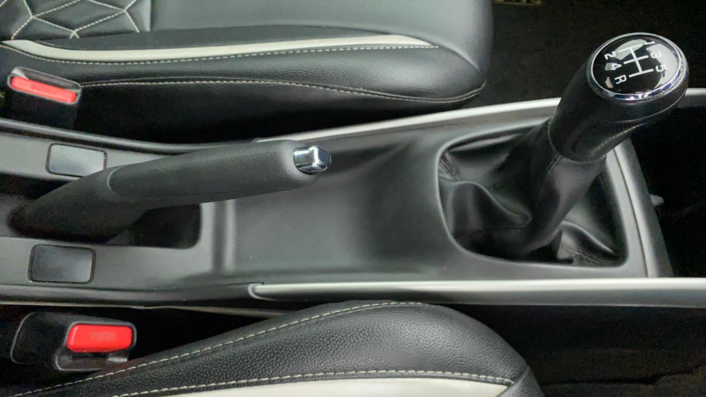 2017 Maruti Baleno ALPHA PETROL 1.2, Petrol, Manual, 66,942 km, Gear Lever