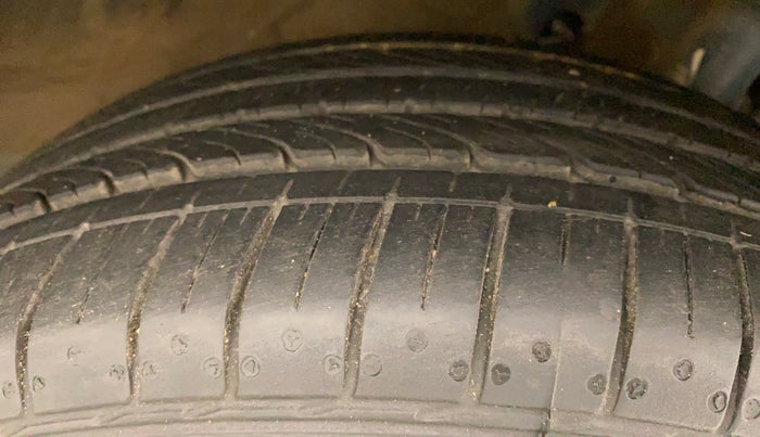 2017 Maruti Baleno ALPHA PETROL 1.2, Petrol, Manual, 66,942 km, Right Front Tyre Tread