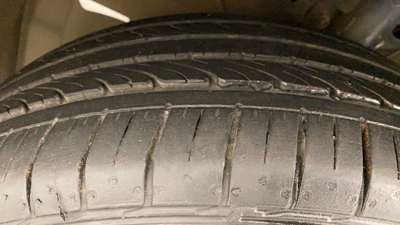 2017 Maruti Baleno ALPHA PETROL 1.2, Petrol, Manual, 66,942 km, Left Front Tyre Tread