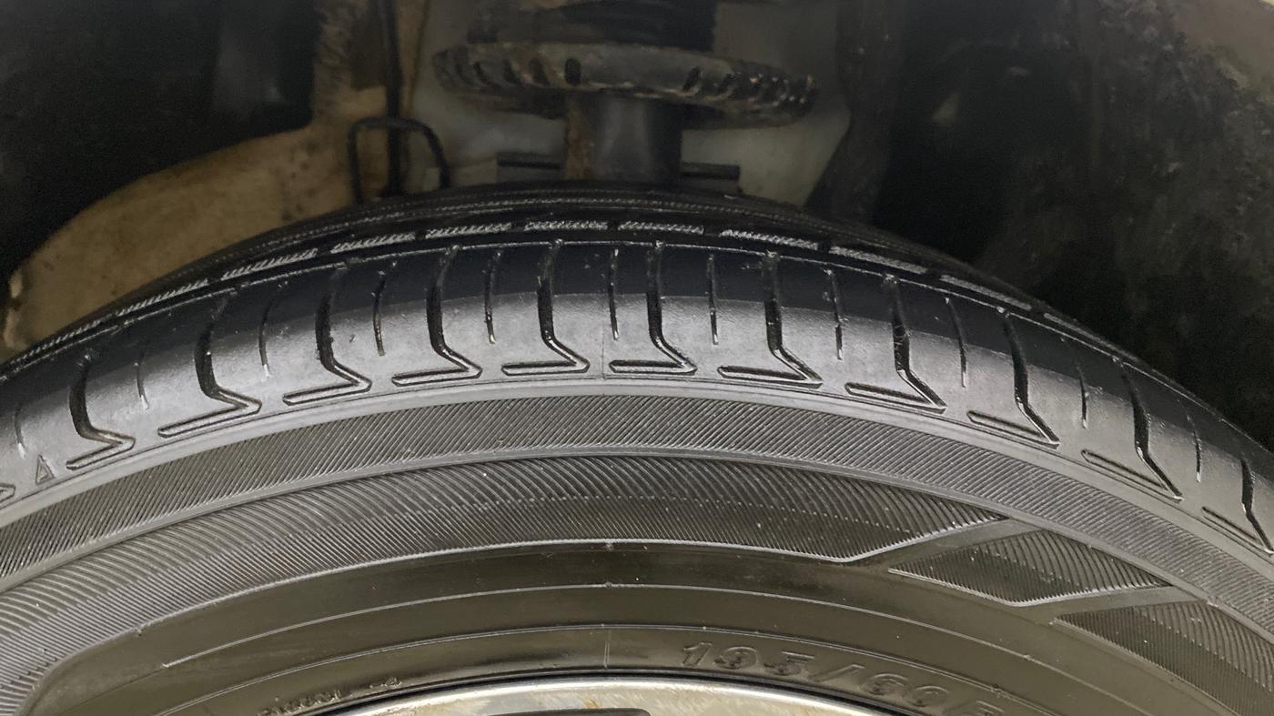 2021 Volkswagen Polo COMFORTLINE 1.0L TSI, Petrol, Manual, 86,181 km, Right Front Tyre Tread